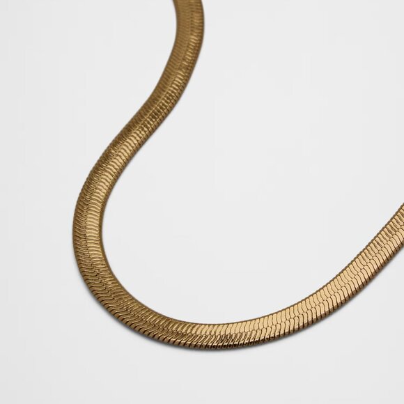 Banana Republic Gold Flat Herringbone Necklace/NWT - Picture 3 of 10